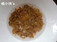 海鲜咖喱饭搭配玉米甜奶油,干鲍鱼边用清水泡发