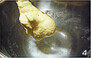 椰蓉吐司,加入主面团（除黄油）材料，揉至匀滑，盖保鲜膜静置5分钟；