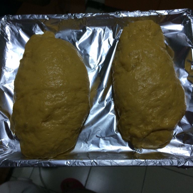 南瓜葡萄干面包,如图放烤盘二发半个小时