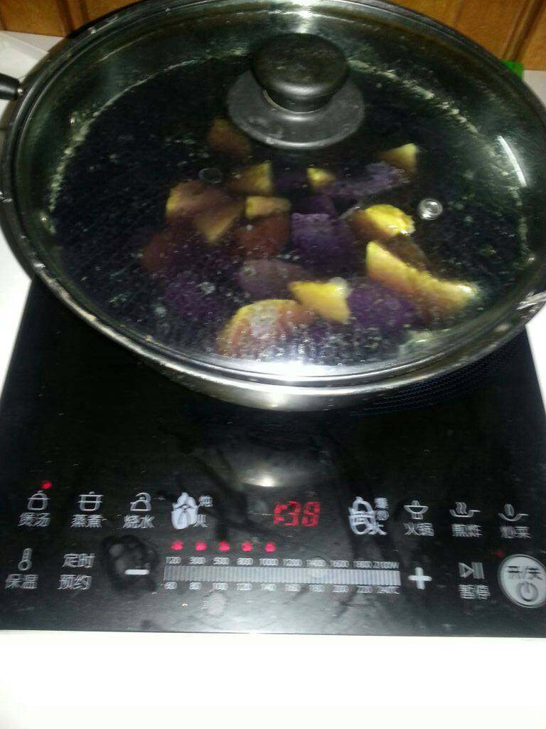 番薯糖水,我用电池炉煮的、按个煲模式启动。