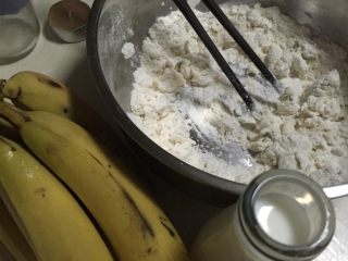香煎香蕉卷,如图所有食材