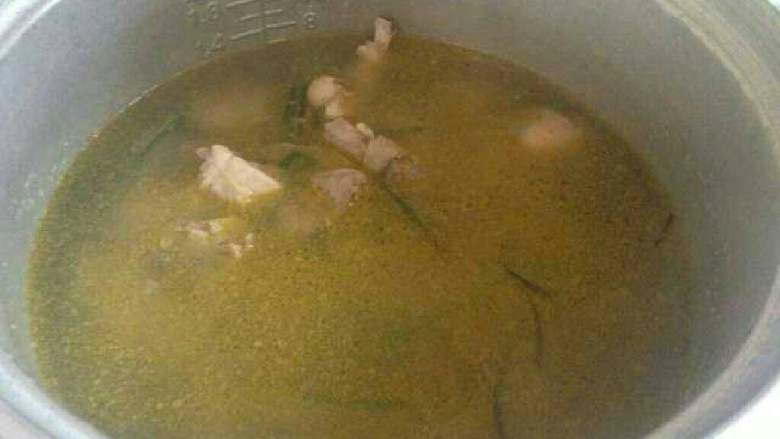 童子鸡汤,转换电饭锅煲一下。