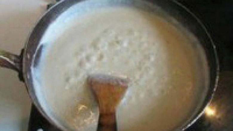 法式奶油菜花汤,搅拌均匀熬至合适的浓稠程度就可以了。