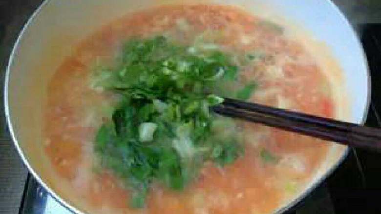 懒人必备的美味疙瘩汤
, 放入切好的青菜碎丁。