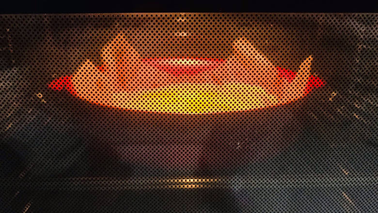 奶酪酥饼,烤箱200度，30分钟，上色漂亮就可以关火了