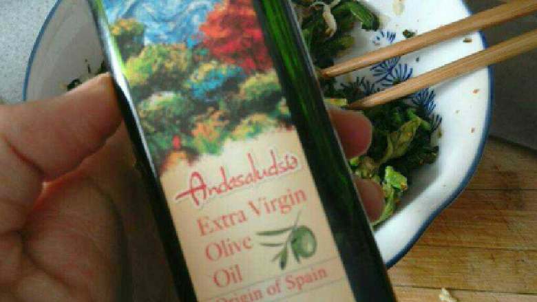 凉拌橄榄菜,加点橄榄油