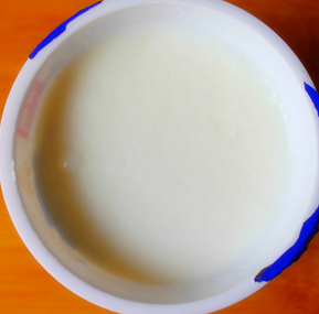 老酸奶水果沙拉,直接将酸奶拌入即可食用了