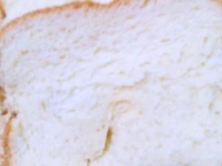面包机版甜面包,晾凉后，切片。