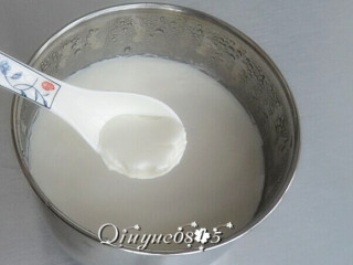 奥利奥酸奶盆景,刚做出来的酸奶，冷却后放冰箱冷却口感和品质更好。
