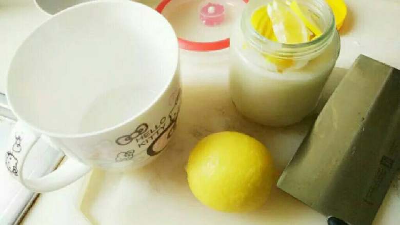 清新蜂蜜柠檬薄荷茶,准备好以上 如图食材