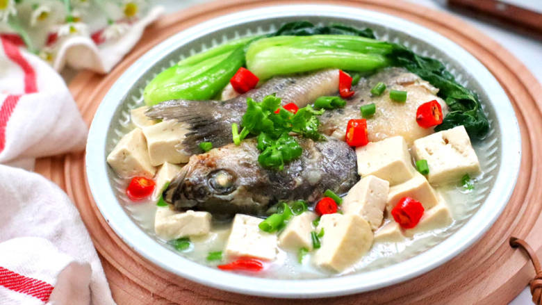鲈鱼炖豆腐 