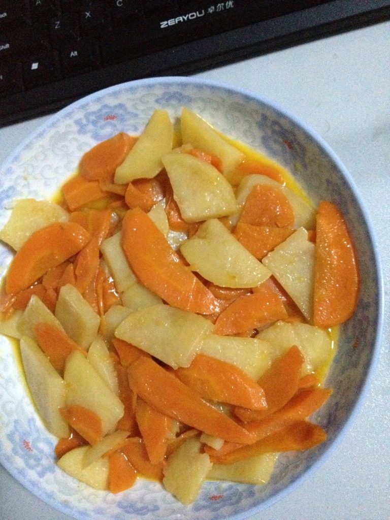 胡萝卜炖土豆
