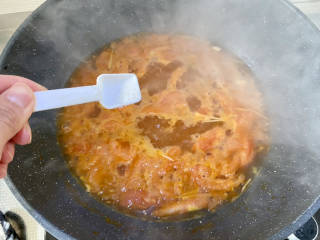 虾滑汤➕番茄白玉菇虾滑汤,加入2g白糖