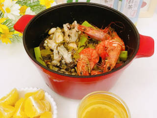 酸菜海鲜锅,一锅端，开吃