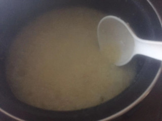 百合小米粥,开始煮