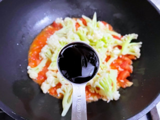 茄汁花菜,加入蚝油