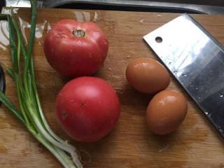 番茄鸡蛋盖浇饭,准备食材