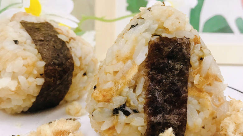 #闹元宵#肉松海苔饭团,成品图