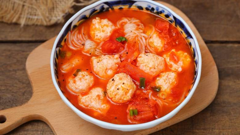 虾滑汤,开胃低脂的虾滑汤就做好了，尤其适合在减肥期食用哟！