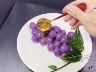 自制香甜软糯的素葡萄教程,淋上桂花酱