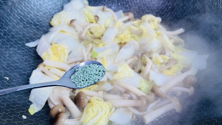 白菜炒蘑菇,蔬之鲜调味