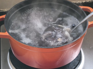 银耳双米粥,期间经常搅拌 以免糊锅